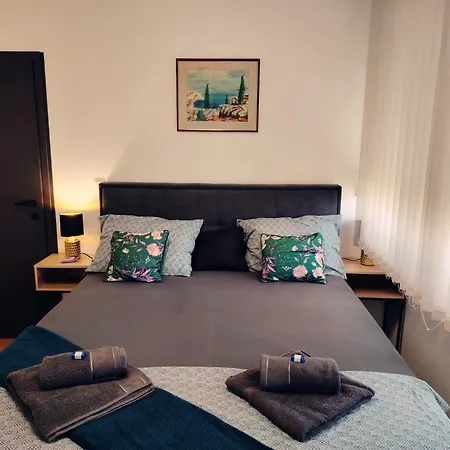 3 Apartment *